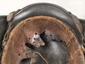 Heer, Stahlhelm Modell 1940 mit Emblem. In allen Teilen original und zusammengehörig, Q64