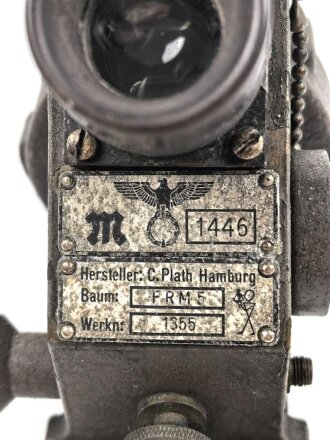 Kriegsmarine, Peilaufsatz FRM5 für Kompass. Hertsteller C.Plath Hamburg. Schweres Stück in gutem Gesamtzustand, Originallack, der Adler auf dem Typenschild entnazifiziert