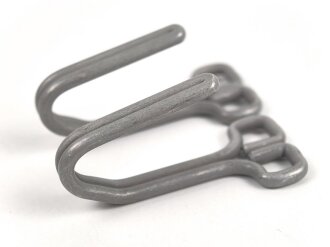 Paar Koppelhaken für eine Feldbluse , Aluminium