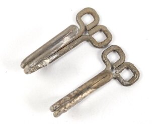Paar Koppelhaken für eine Feldbluse , Aluminium