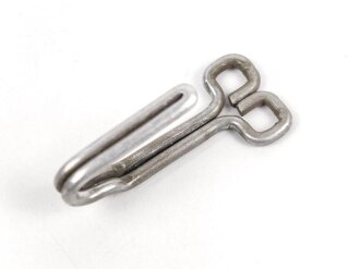 Koppelhaken für eine Feldbluse , Aluminium