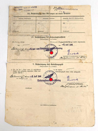 Gruppe Wehrpaß und Verleihungsurkunden eines Angehörigen im Infanterie Regiment 72