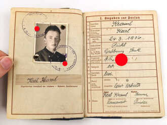 Gruppe Wehrpaß und Verleihungsurkunden eines Angehörigen im Infanterie Regiment 72