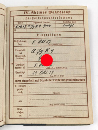 Gruppe Wehrpaß und Verleihungsurkunden eines Angehörigen im Infanterie Regiment 72