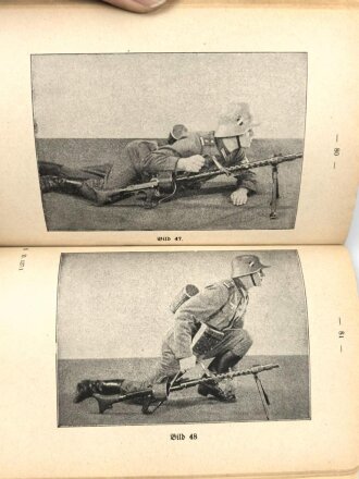 D. 127/1 "Anleitung für die Bedienung und Verwendung des M.G. 3,4 Teil 1" datiert 1936, 102 Seiten, DIN A6, gebraucht