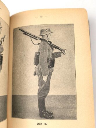 D. 127/1 "Anleitung für die Bedienung und Verwendung des M.G. 3,4 Teil 1" datiert 1936, 102 Seiten, DIN A6, gebraucht