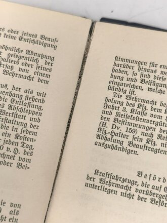 "Kraftfahrzeugergänzungs-Vorschrift" eines Oberleutnant und eines Majors aus Innsbruck mit desen Unterschrift, datiert 1938, 76 Seiten, DIN A6, gebraucht