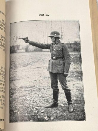 H. Dv. 240 "Schießvorschrift für die Gewehr (Karabiner), leichtes Maschinengewehr, Pistole usw" datiert 1937, 162 Seiten, DIN A6