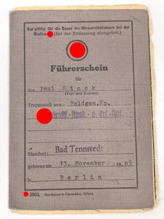 Waffen SS,  Führerschein und Betriebsberechtigungsschein eines SS-Schützen, ausgestellt 1945, Hakenkreuze übermalt