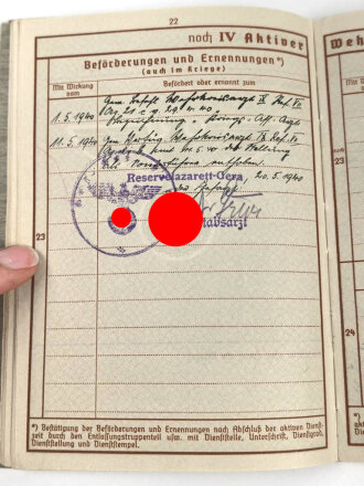 Wehrpaß Heer, eingestellt am 15.21940 bei " Sanitäts Ersatz Abteilung 9 Kassel"