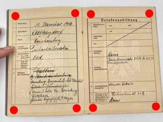 Arbeitsbuch für eines Schlossers , unter anderem tätig bei Deutsche Waffen- und Munitionsfabriken AG, Werk Lübeck