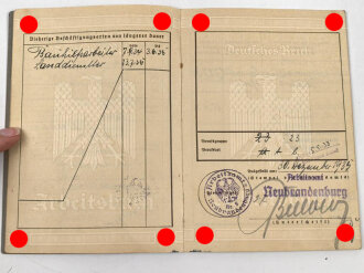 Arbeitsbuch für eines Schlossers , unter anderem tätig bei Deutsche Waffen- und Munitionsfabriken AG, Werk Lübeck