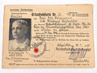 Deutsches Reich, Kennkarte eine Frau aus Berlin, datiert 1942 mit Erlaubniskarte und Reichsportausweis 