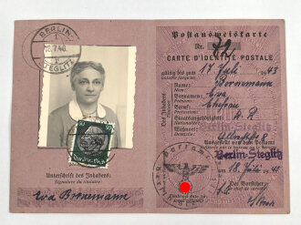 Deutsches Reich, Kennkarte eine Frau aus Berlin, datiert 1942 mit Erlaubniskarte und Reichsportausweis 