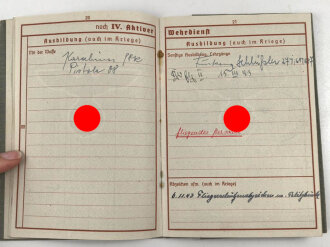 Wehrpaß Luftwaffe, eingestellt am 1.5.41 bei Luftnachrichten Kompanie Fliegerhorst Wels.