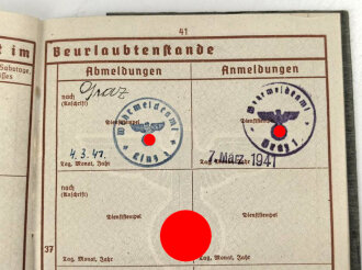 Wehrpaß Luftwaffe, eingestellt am 1.5.41 bei Luftnachrichten Kompanie Fliegerhorst Wels.