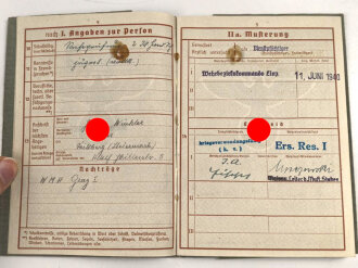 Wehrpaß Luftwaffe, eingestellt am 1.5.41 bei Luftnachrichten Kompanie Fliegerhorst Wels.