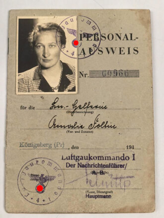 Personalausweis, einer Luftnachrichtenhelferin, ausgestellt in Königsberg