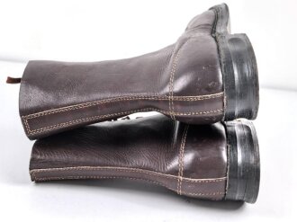 Luftwaffe, Paar Stiefel für Fallschirmjäger. Ungetragenes Paar in sehr gutem Zustand, rotbraune Ausführung, Sohlenlänge knapp über 32cm . In dieser Qualität selten