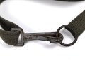 Luftwaffe, Gasmaskenbeutel  für Fallschirmjäger. Getragenes Stück, Hersteller bwz. Druckknöpfe und Reissverschluss gängig.. Der D-Ring an Beutel mit älterer Reparaturstelle