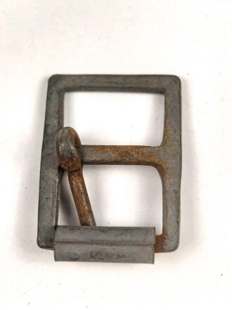 Metallbeschlag aus Wehrmachtsbeständen. Eisen, 24 x 32mm, sie erhalten ein ( 1 ) Stück