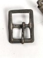 Metallbeschlag aus Wehrmachtsbeständen. Eisen, 24 x 32mm, angerostet, sie erhalten ein ( 1 ) Stück