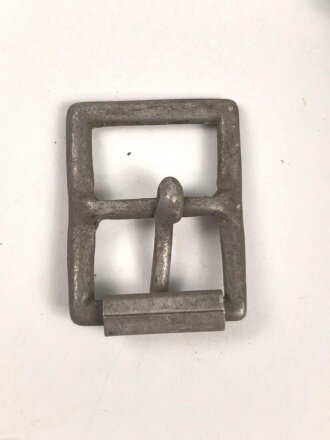 Metallbeschlag aus Wehrmachtsbeständen. Aluminium , 24 x 32mm, sie erhalten ein ( 1 ) Stück