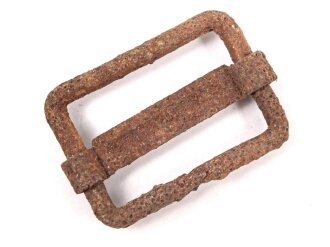 Gürtelschieber aus Eisen, angerostet, Aussenhöhe 38mm