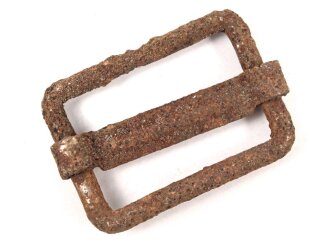Gürtelschieber aus Eisen, angerostet, Aussenhöhe 38mm
