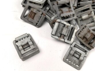 Metallbeschlag aus Wehrmachtsbeständen. Eisen, 27 x...