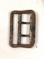 Metallbeschlag aus Eisen für Hose. Angerostet, Höhe aussen gemessen 32,5mm, sie erhalten ein ( 1 ) Stück