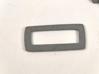 Metallbeschlag aus Wehrmachtsbeständen. Eisen, 17 x 38mm,  sie erhalten ein ( 1 ) Stück