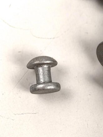 Metallbeschlag aus Wehrmachtsbeständen. Êisen,...
