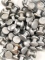 Metallbeschlag aus Wehrmachtsbeständen. Êisen, Durchmesser 9mm, Gesamthöhe 10mm, sie erhalten ein ( 1 ) Stück