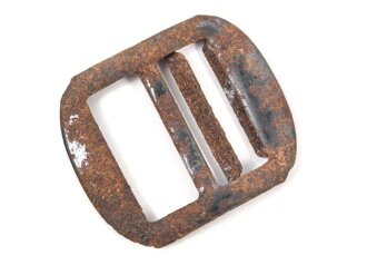 Metallbeschlag aus Wehrmachtsbeständen.26 x 31mm