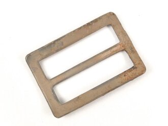 Schieber für Trageriemen der Wehrmacht. Eisen lackiert, 27 x 38mm