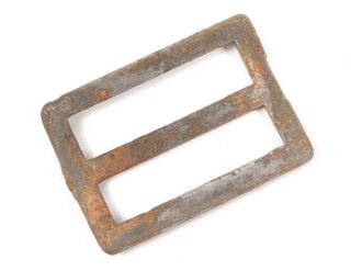 Schieber für Trageriemen der Wehrmacht. Eisen lackiert, 27 x 38mm