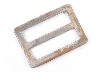 Schieber für Trageriemen der Wehrmacht. Eisen lackiert, 27 x 38mm