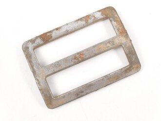 Schieber für Trageriemen der Wehrmacht. Eisen lackiert, 27 x 38mm