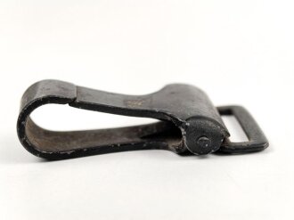 Ersatzteil für einen Querriemen oder Blankwaffengehänge, Eisen lackiert