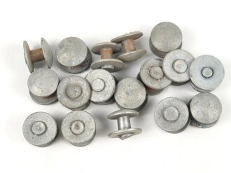 Eiserner Beschlag Wehrmacht, Durchmesser 12mm, Gesamthöhe 10mm. Sie erhalten ein ( 1 ) Stück
