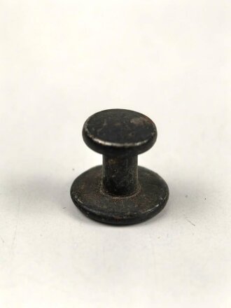 Eiserner Beschlag Wehrmacht, 9 und 13mm Durchmesser