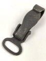 Eiserner Haken für die Feldflasche der Wehrmacht, sie erhalten ein ( 1 ) original lackiertes Stück