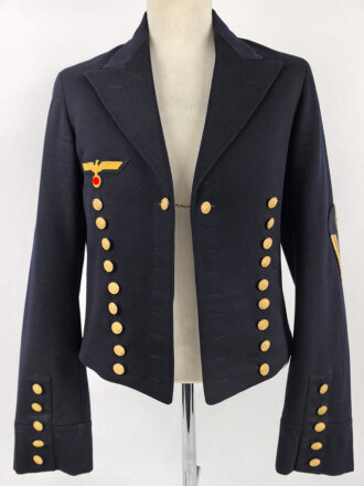 Kriegsmarine, dunkelblaue Paradejacke für einen Maschinenobergefreiten. Kammerstück von 1936, die Effekten original vernäht. Guter Zustand