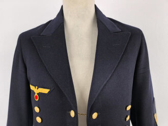 Kriegsmarine, dunkelblaue Paradejacke für einen Maschinenobergefreiten. Kammerstück von 1936, die Effekten original vernäht. Guter Zustand