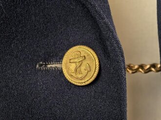 Kriegsmarine, dunkelblaue Paradejacke für einen Maschinenobergefreiten. Kammerstück von 1936, die Effekten original vernäht. Guter Zustand
