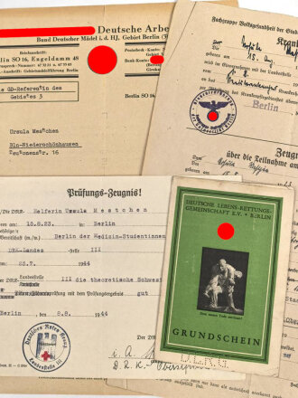 DLRG Grundschein einer Frau aus Berlin, dieser datiert 1941, mit Zeugnissen und Anschreiben