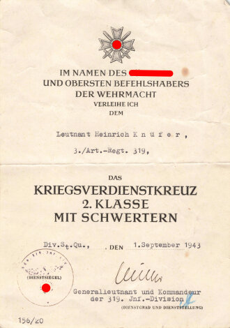 Verleihungsurkunde zum Kriegsverdienstkreuz 2. Klasse mit Schwertern für einen Leutnant im Artillerie Regiment 319, ausgestellt am 1.9.1943