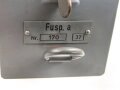 Funksprechgerät a " Fusp. a" Wehrmacht, datiert 1937. Gerät Nummer 37 von 200 gebauten. Extrem seltenes Stück, das Gesamte Gehäuse samt Antenne ist ein sehr guter, neuzeitlicher Nachbau.