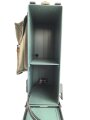 Funksprechgerät a " Fusp. a" Wehrmacht, datiert 1937. Gerät Nummer 37 von 200 gebauten. Extrem seltenes Stück, das Gesamte Gehäuse samt Antenne ist ein sehr guter, neuzeitlicher Nachbau.